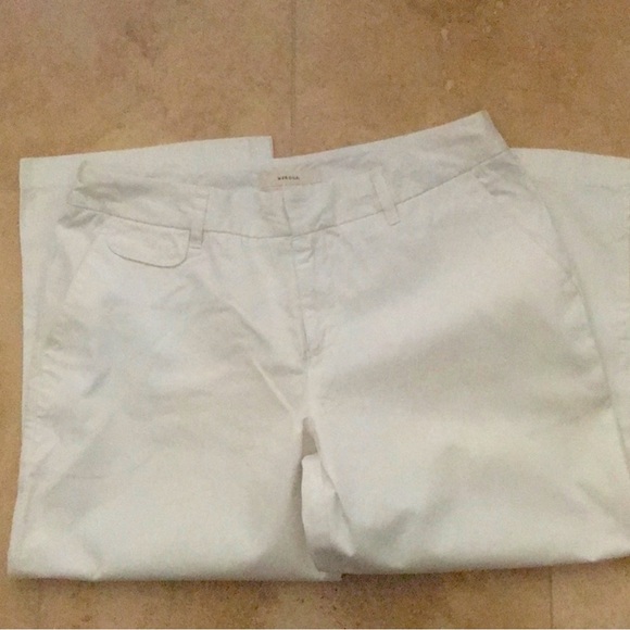 SIZE 8 Merona Women's White Capris - Picture 1 of 5